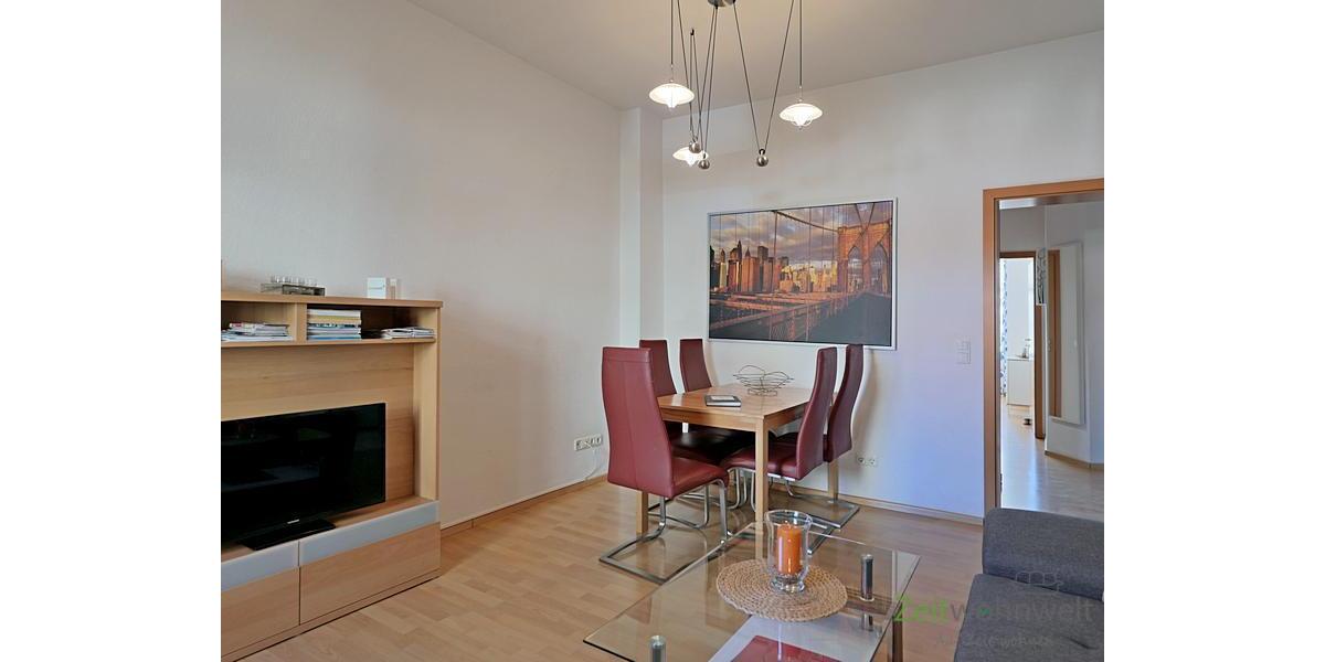 Esstisch im Wohnzimmer