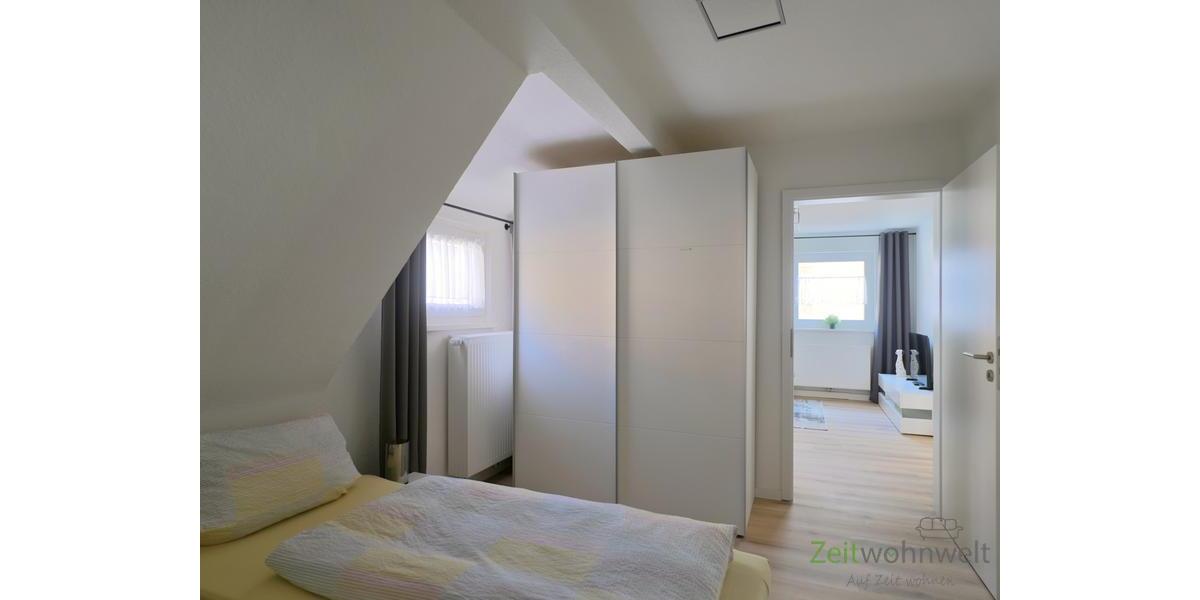 Blick zum Schlafzimmerschrank